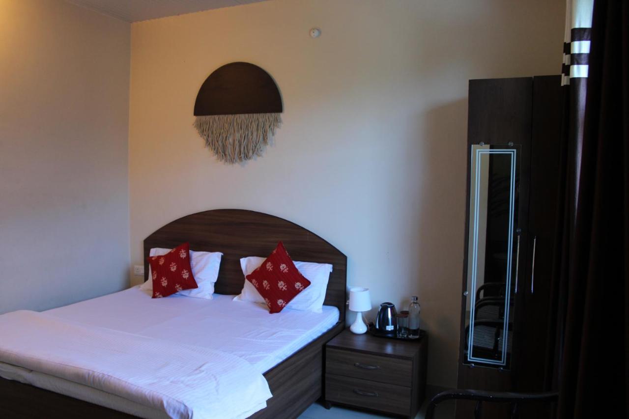 Aditya Homestay Bir-Billing Surrounded By Mountains Bagian luar foto