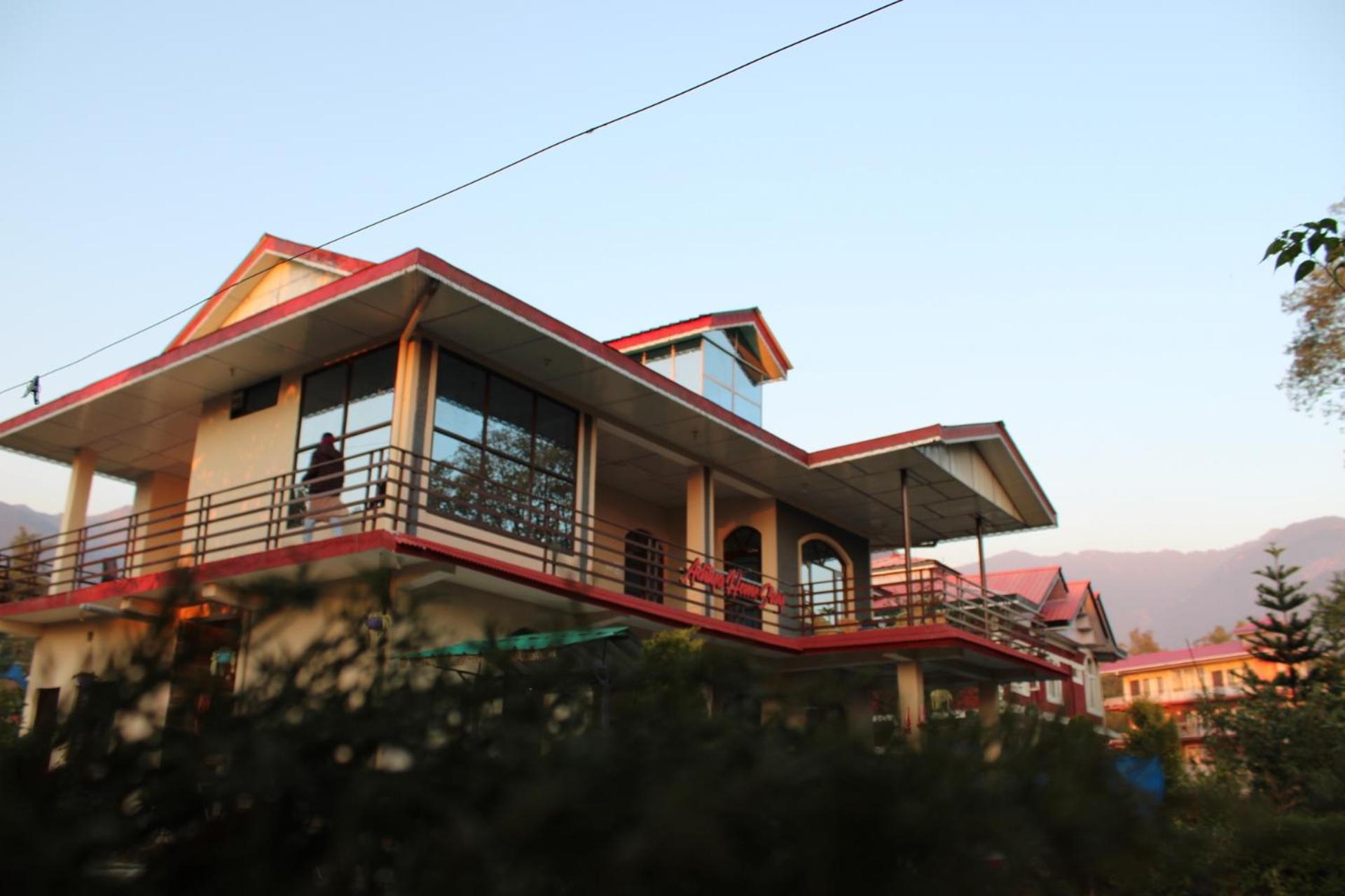 Aditya Homestay Bir-Billing Surrounded By Mountains Bagian luar foto