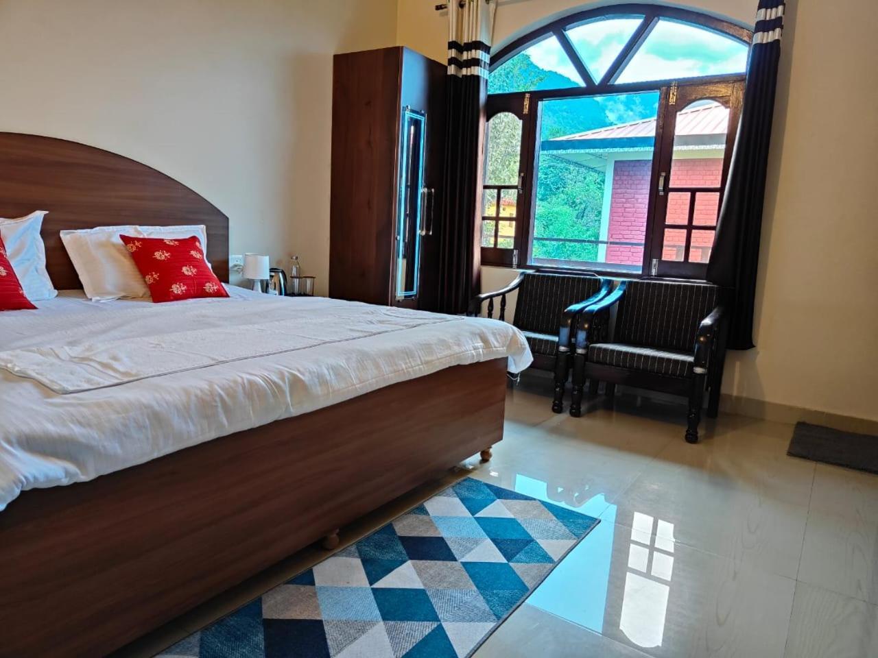 Aditya Homestay Bir-Billing Surrounded By Mountains Bagian luar foto